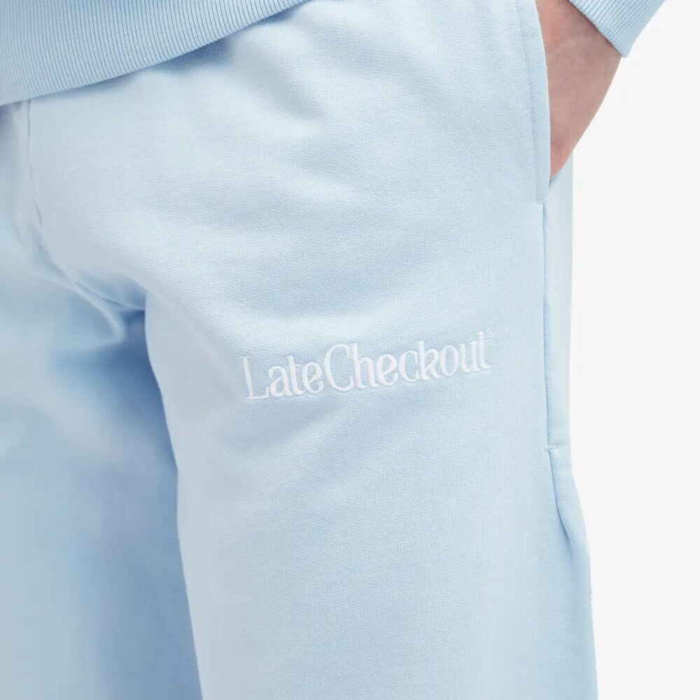 

Late Checkout Шорты с логотипом, синий