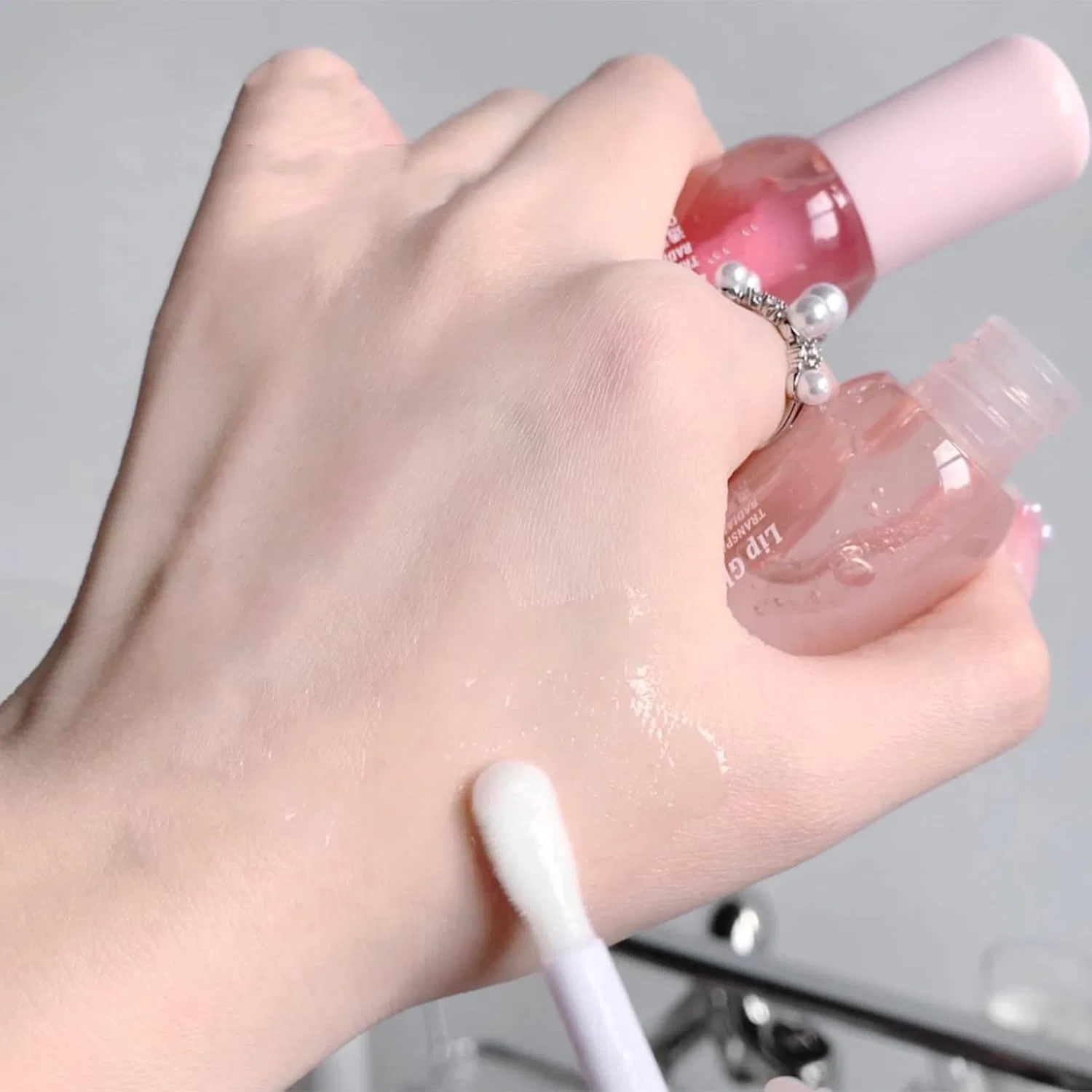 Увлажняющее масло для губ Makeup Lip Moisturiser Collection Generisch — фото 4
