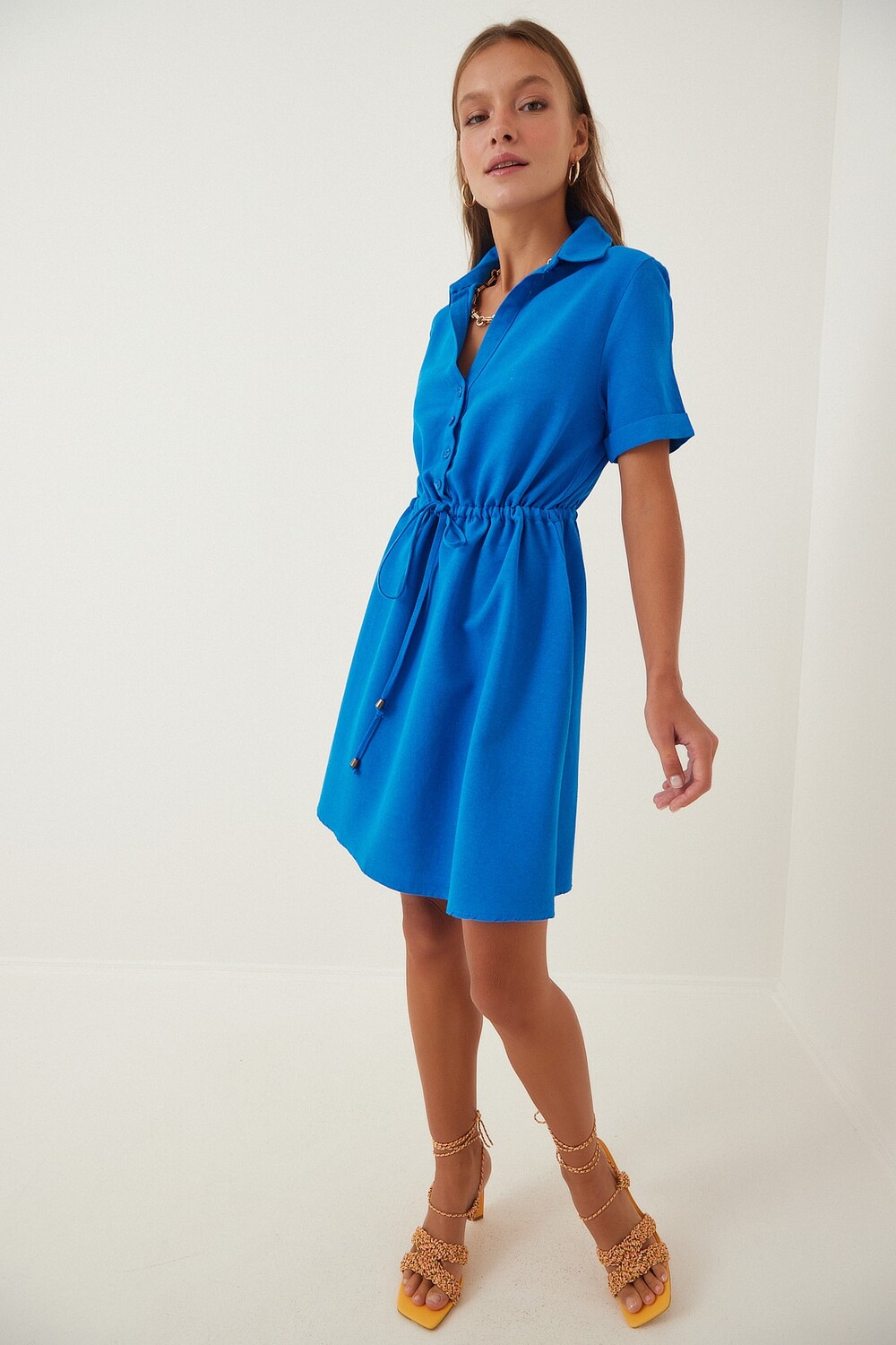 

Женское темно-синее льняное платье с рубашечным воротником Happiness İstanbul, синий