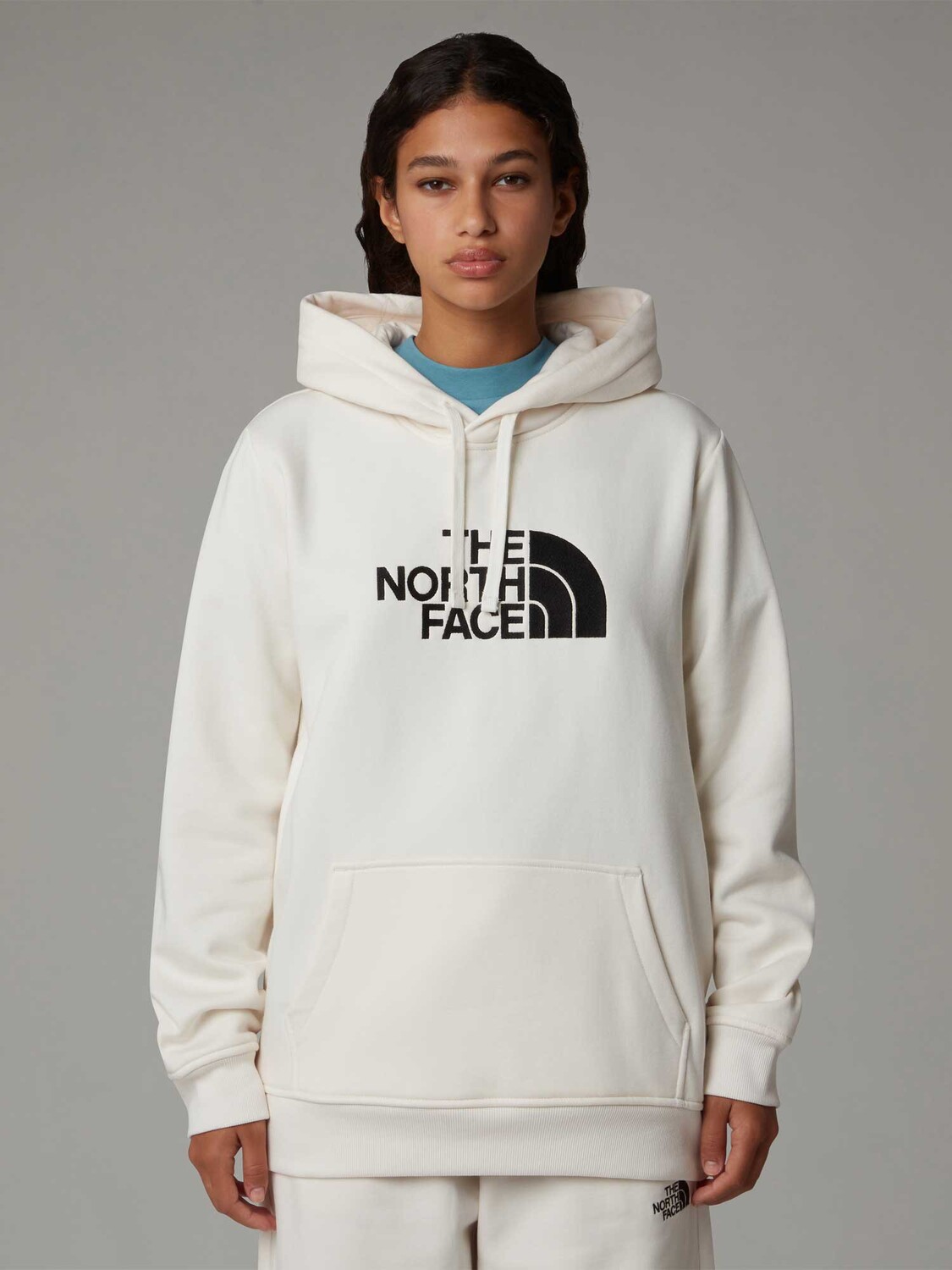 

Толстовка The North Face W DREW PEAK PULLOVER HOODIE, белый