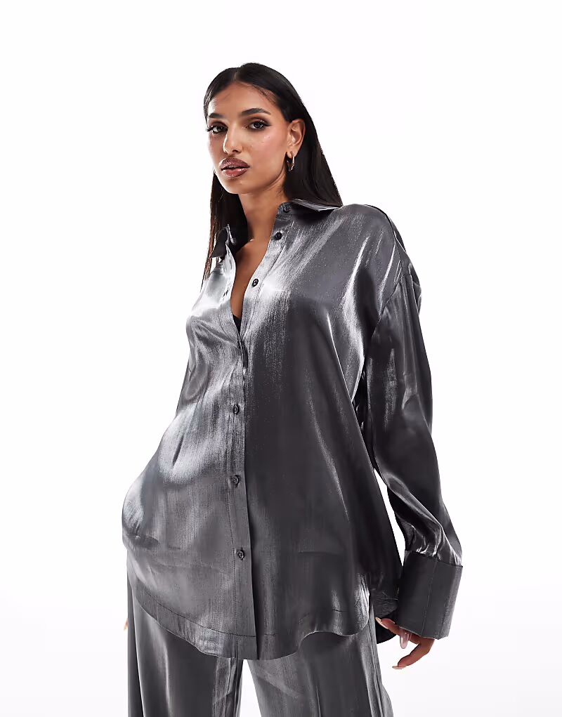 

Рубашка свободного кроя из атласа ASOS DESIGN серебристого цвета
