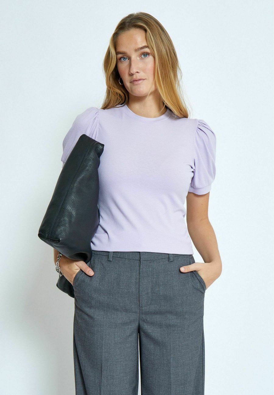 

Футболка Minus JOHANNA TEE, Pastel Lilac/Purple, Фиолетовый, Футболка Minus JOHANNA TEE, Pastel Lilac/Purple