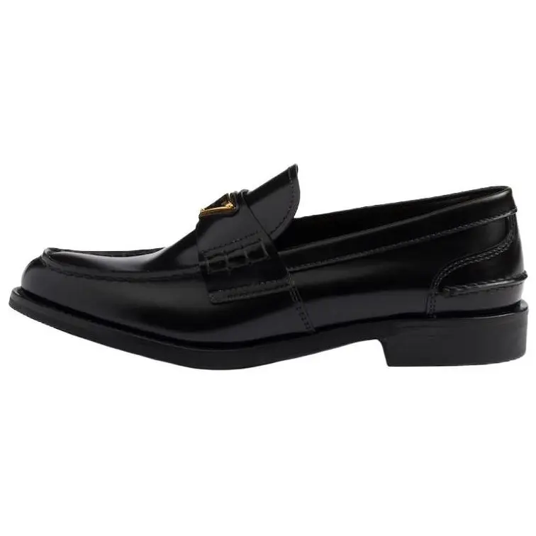 Лоферы женские черный Prada