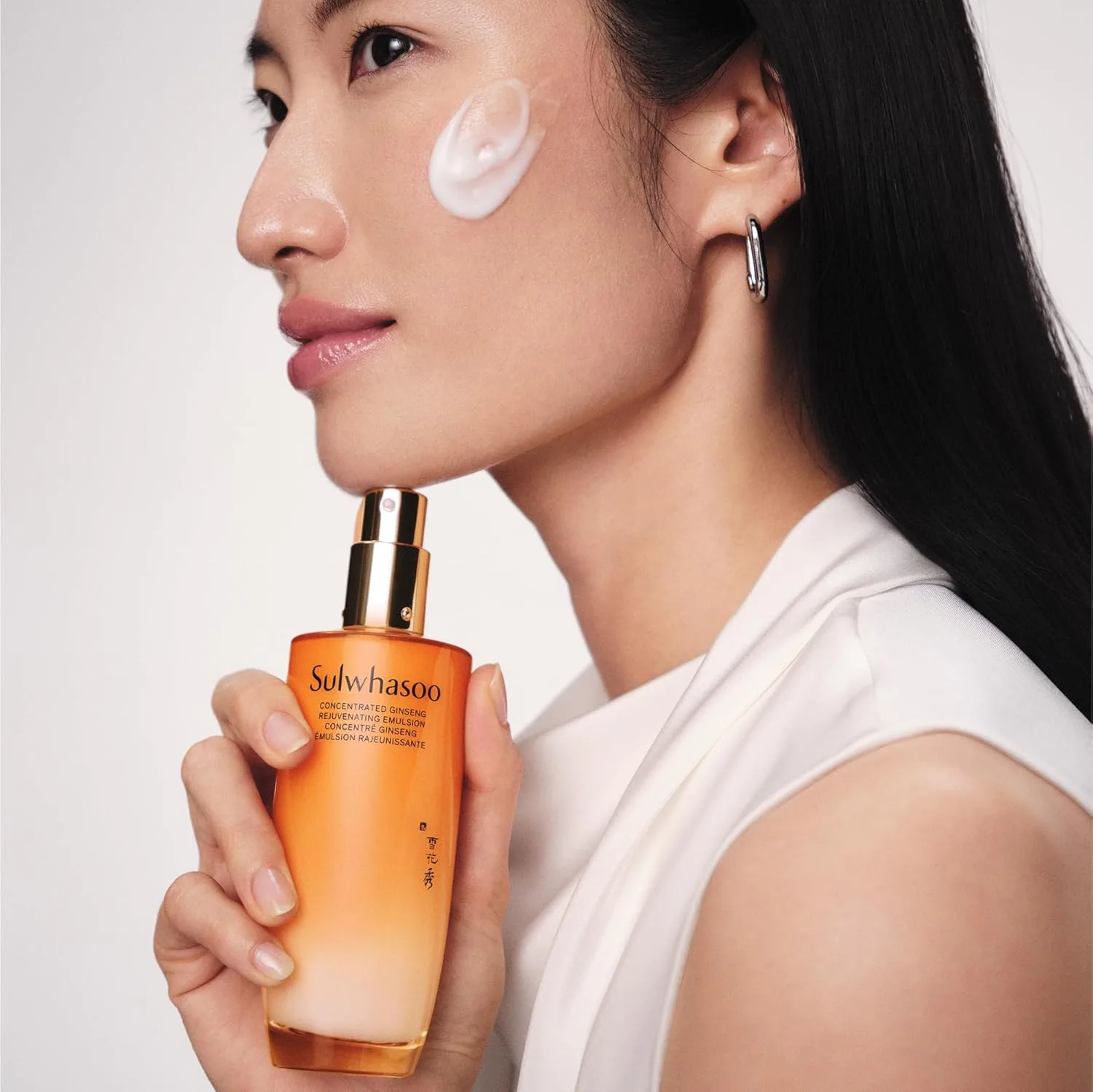 Тоник SULWHASOO — Concentrated Ginseng Rejuvenating Emulsion - для лица с корейским женьшенем, пептидами и, 125 мл — фото 4