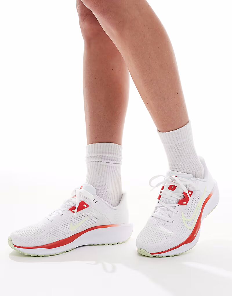 Кроссовки Nike Running Quest 6 белого и красного цвета