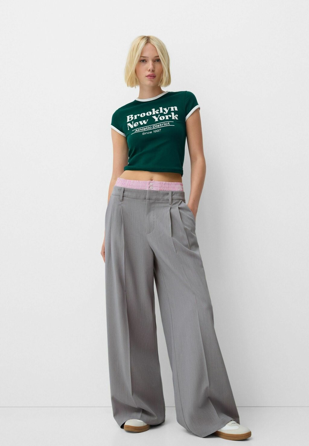 

Тканевые брюки Bershka, серый