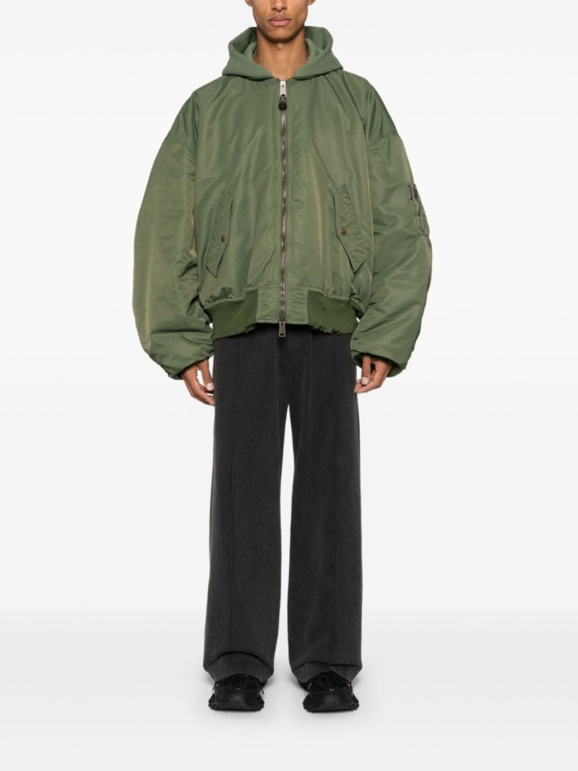 

Balenciaga бомбер с эффектом потертости, зеленый