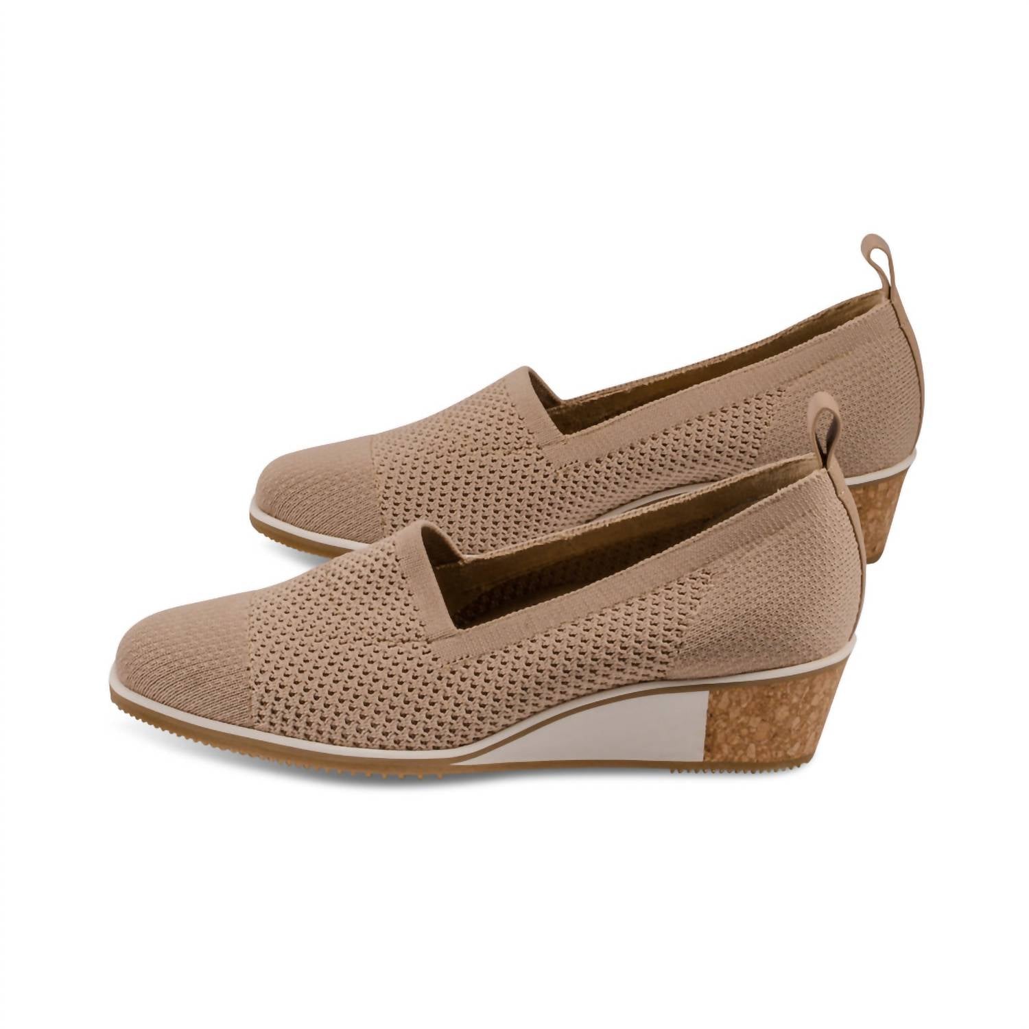 Женские босоножки Galen Stretch Wedge бежевого цвета VANELi — фото 2