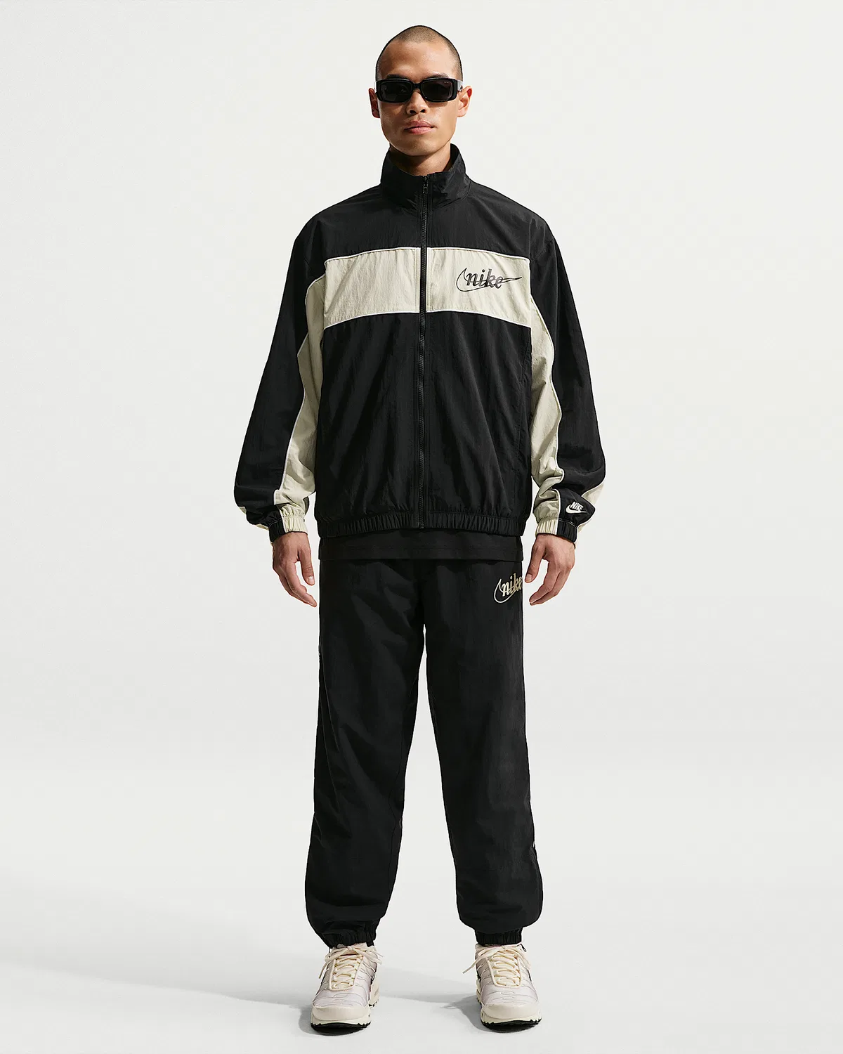 Мужские легкие штаны Nike Sportswear Club, Black/Light Khaki/Light Khaki
