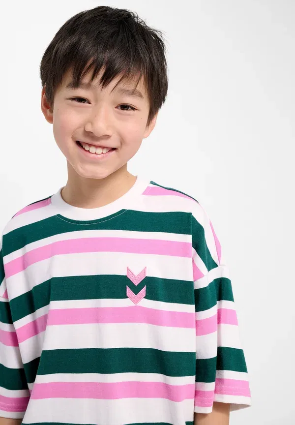 Футболка Hummel Hmljr silly s/s boxy stripe print t-shirt, лесной биом — фото 4