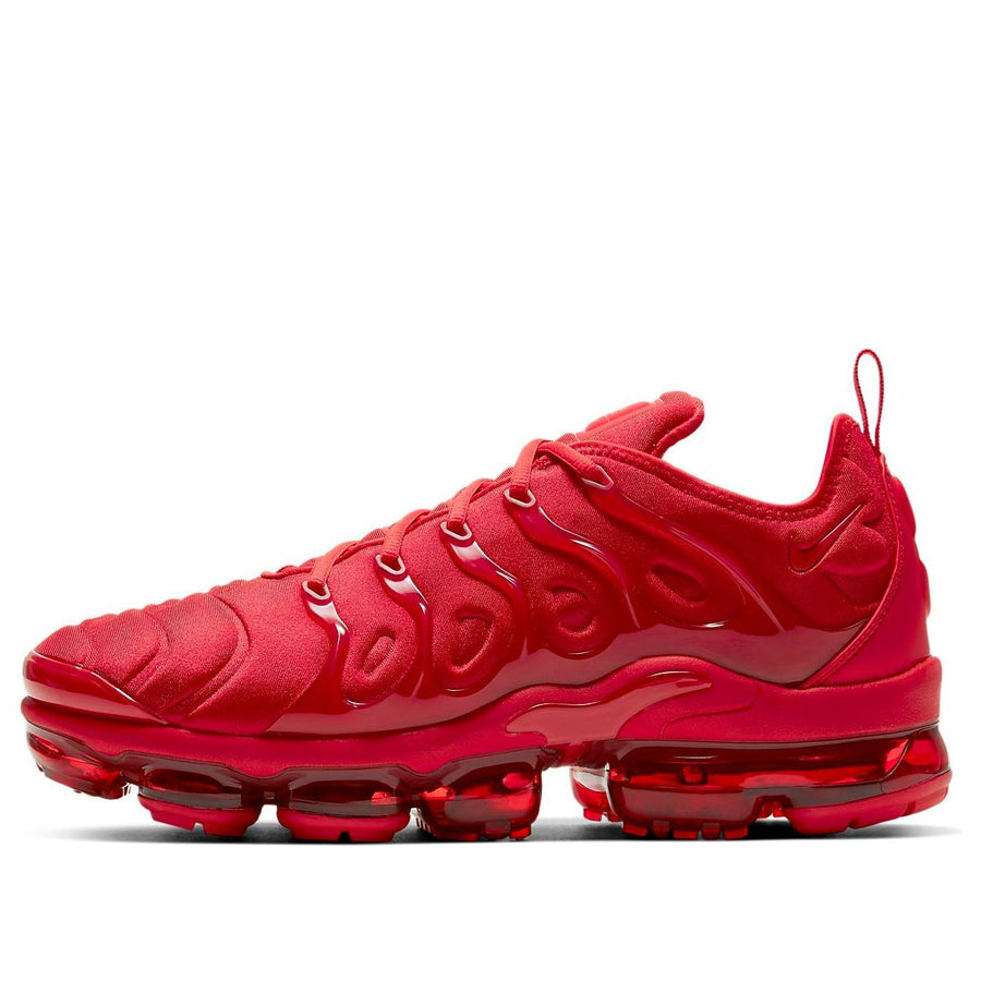 

Беговые кроссовки Nike Air VaporMax Plus 'Triple Red', красный