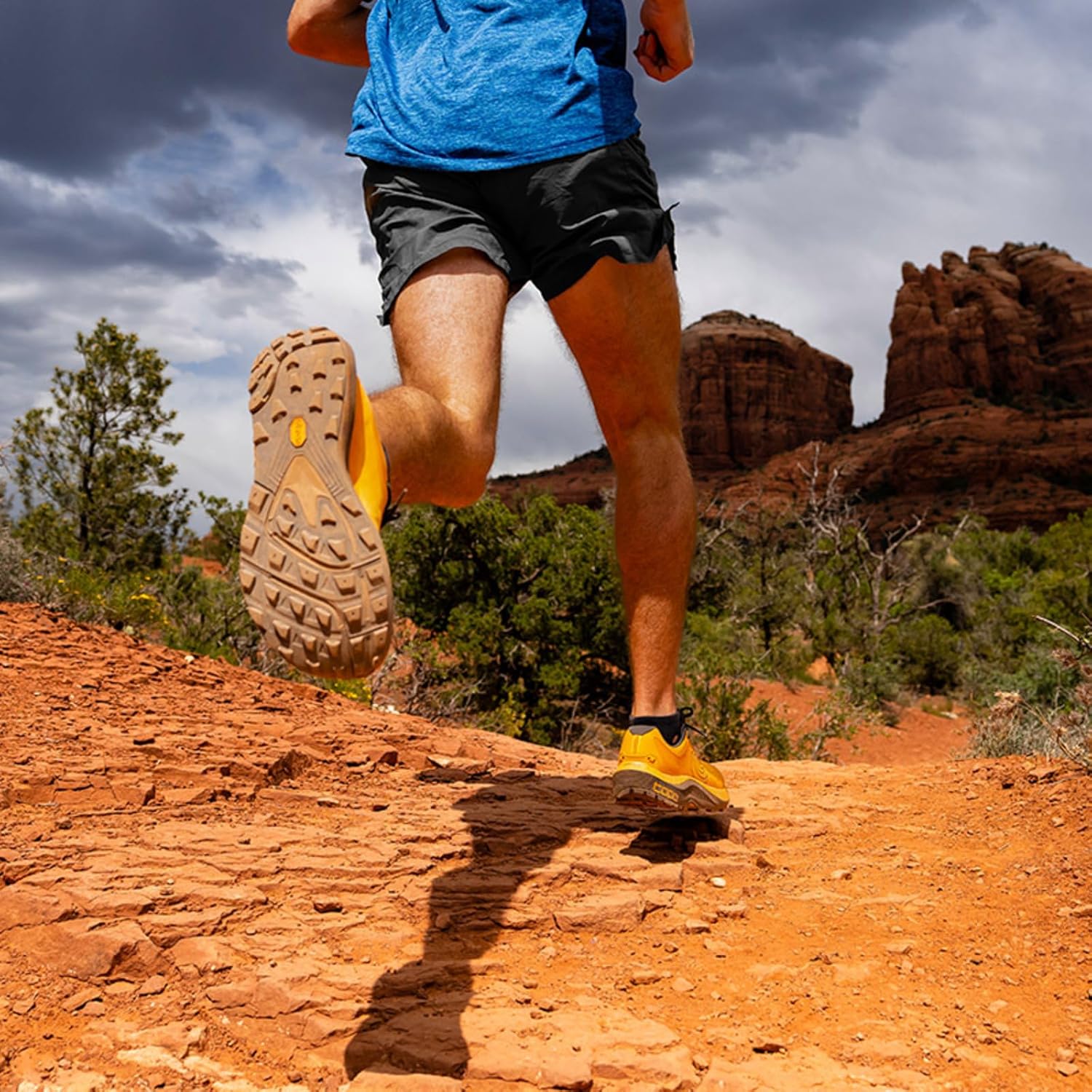 Мужские кроссовки Topo Athletic MTN Racer 3 для трейлраннинга, удобные и легкие, с перепадом 5 мм, спортивная обувь для бега по пересеченной местности, эспрессо — фото 2