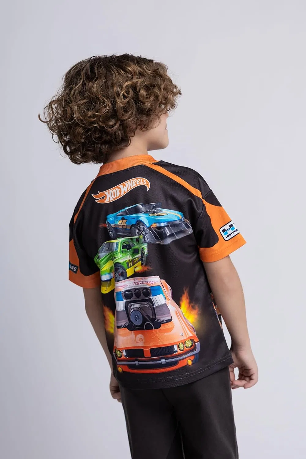 Комплект одежды: футболка Hot Wheels с V-образным вырезом из сетчатой ткани и спортивные штаны из французского трикотажа. Размеры для малышей и детей младшего возраста (2T - 7-8), Dark Gray/Orange — фото 3