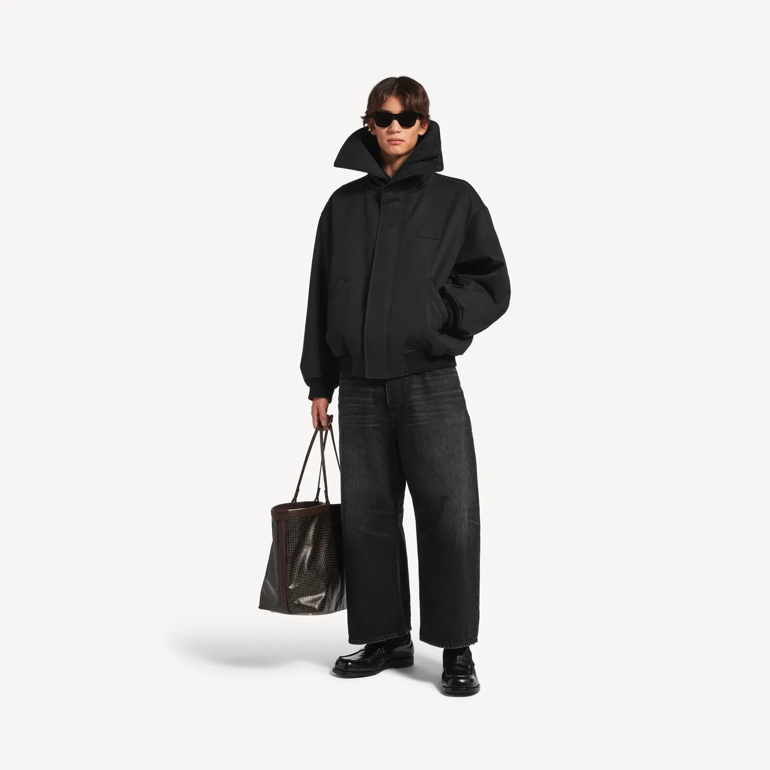 Мужские изогнутые джинсы черного цвета Balenciaga — фото 2
