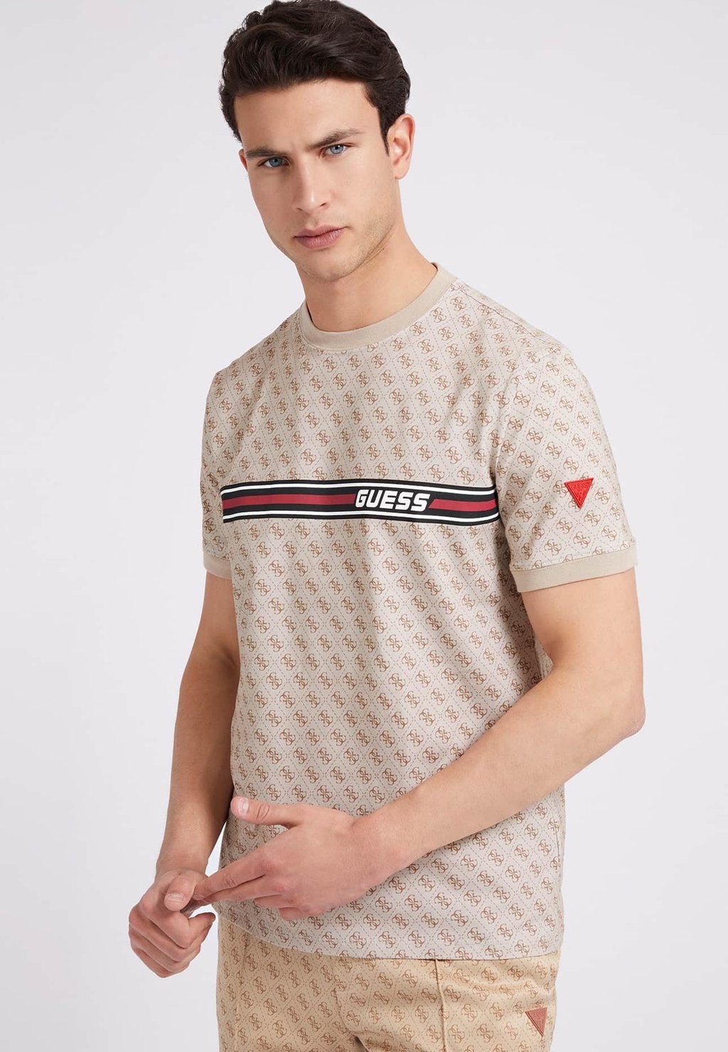 

Футболка с принтом LOGO ALL OVER Guess, цвет beige