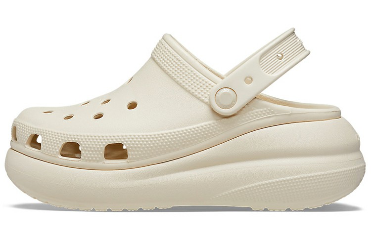 

Crocs Классические клоги Crush в цвете кость, цвет Bone White