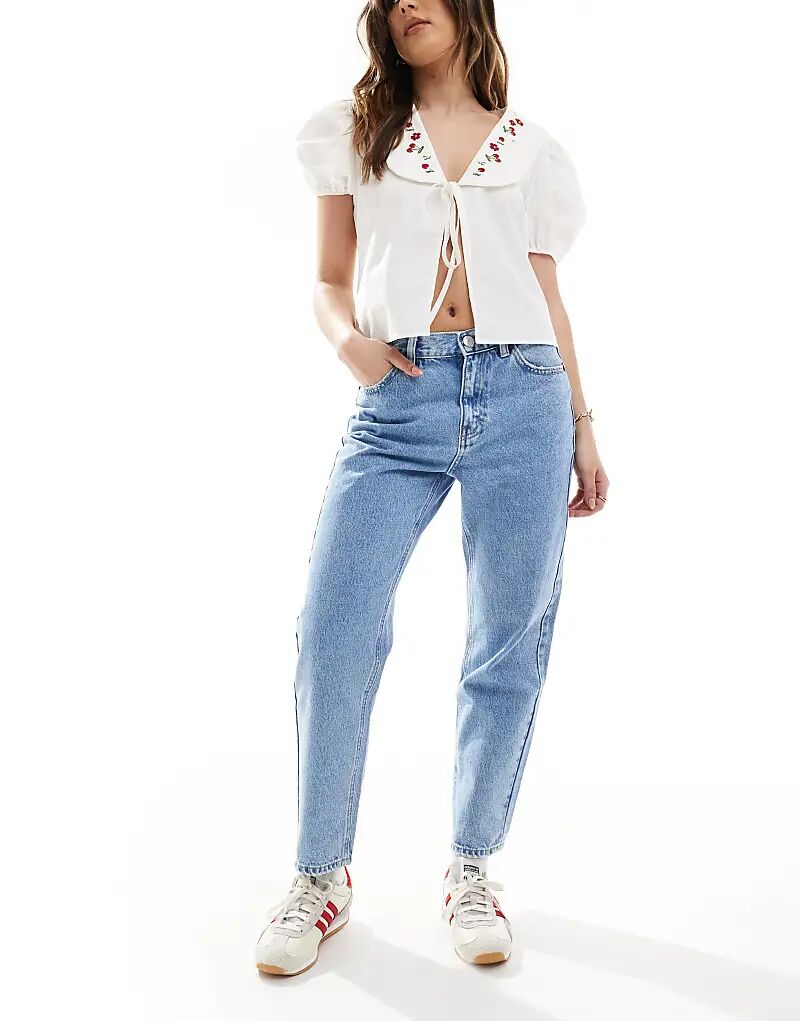 

Базовые джинсы Mom Pull&Bear средне-синего цвета