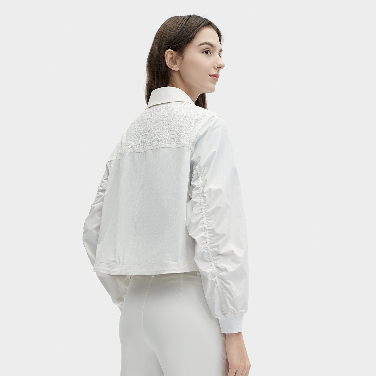 

Куртка женская белая Fila
