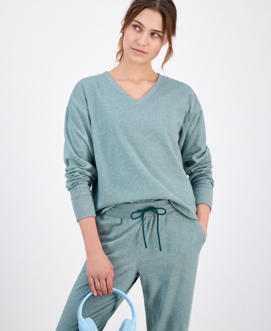 

Женский свитер с V-образным вырезом и ребристой отделкой, эксклюзивно представлен в Macy's ID Ideology, Dark Forest