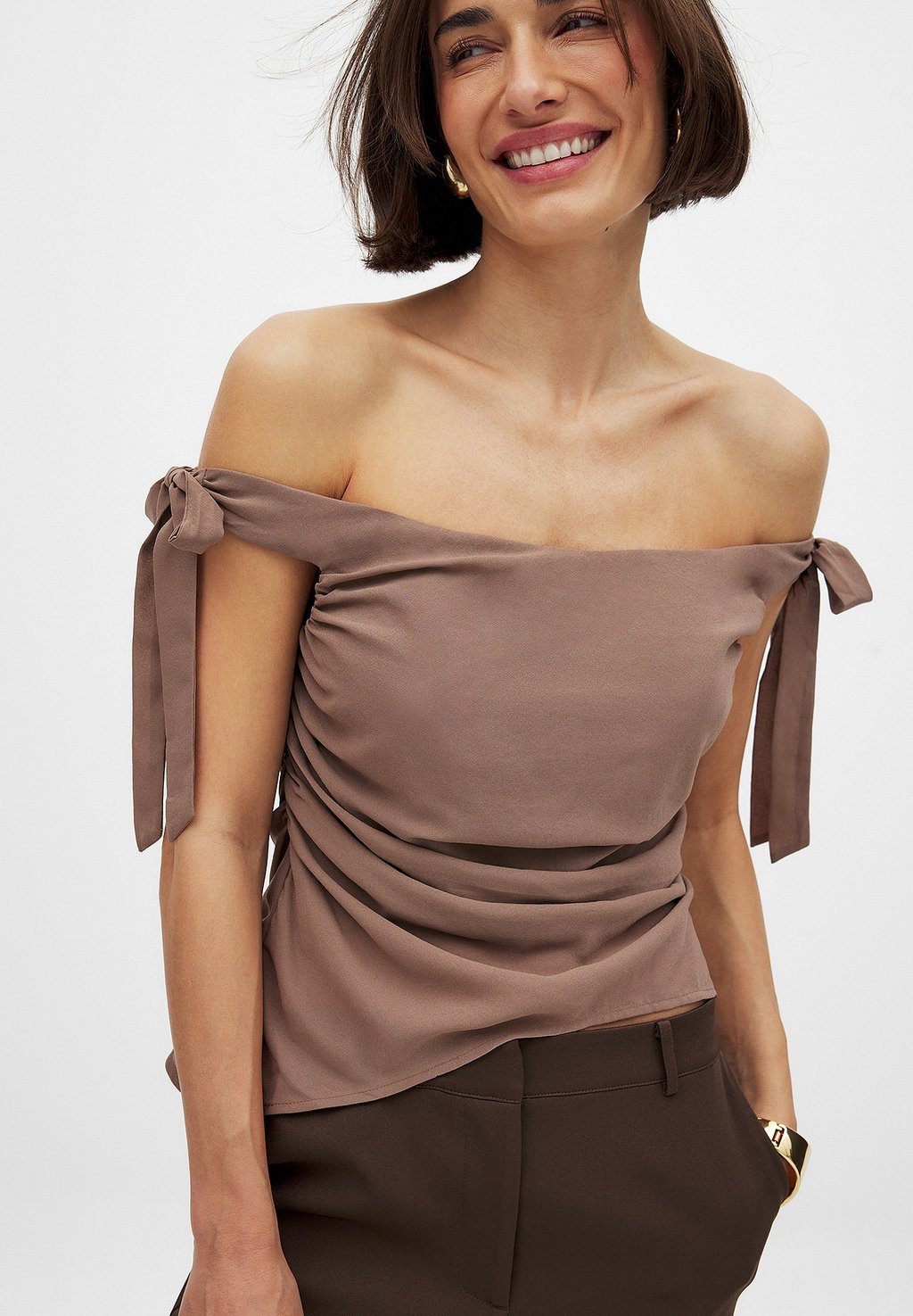 

Блуза OFF SHOULDER TIE NA-KD, серый