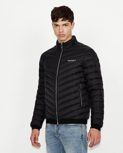 

Базовый «ультралегкий» мужской пуховик Armani Exchange, черный