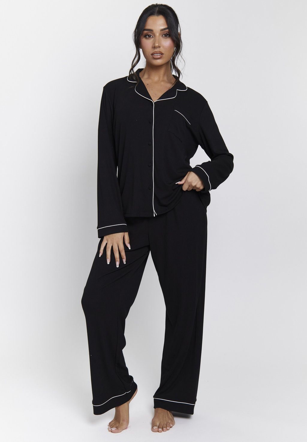 

Пижама TRADITIONAL LONG SLEEVE AND SET Loungeable, черный