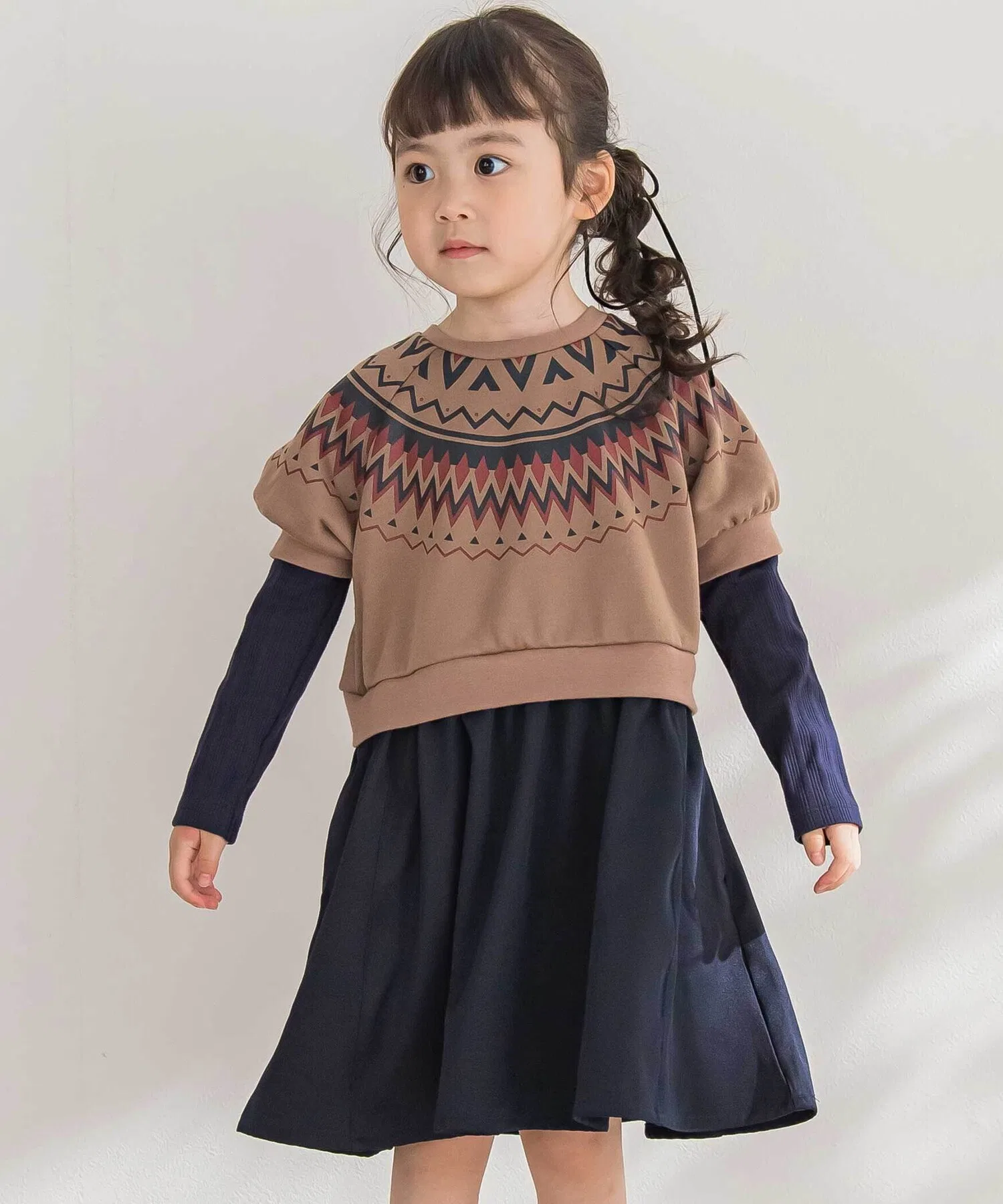 Детское платье скандинавским узором BeBe Petits Pois Vert коричневое