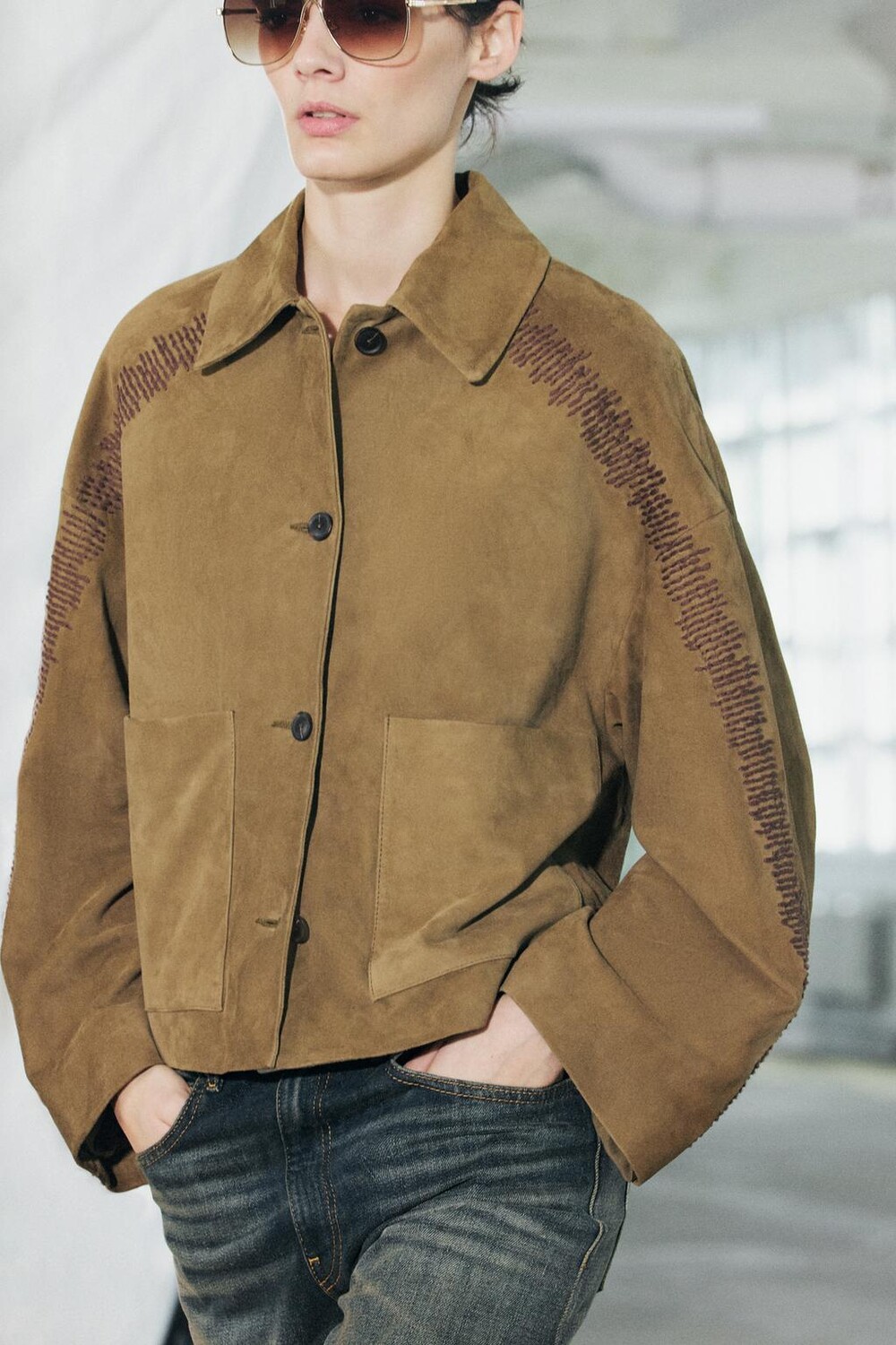 

Кожаная куртка с вышивкой ZARA, коричневый