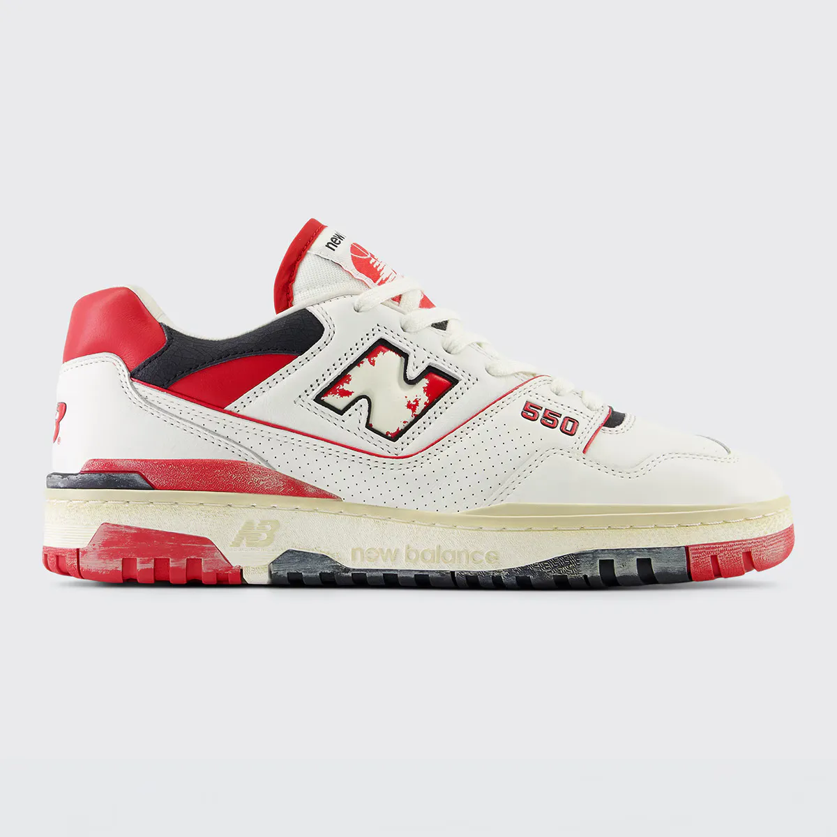 

Кроссовки мужские повседневные New Balance 550, белый/красный