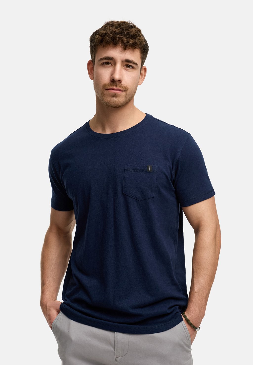 

Базовая футболка INDICODE JEANS, темно-синий