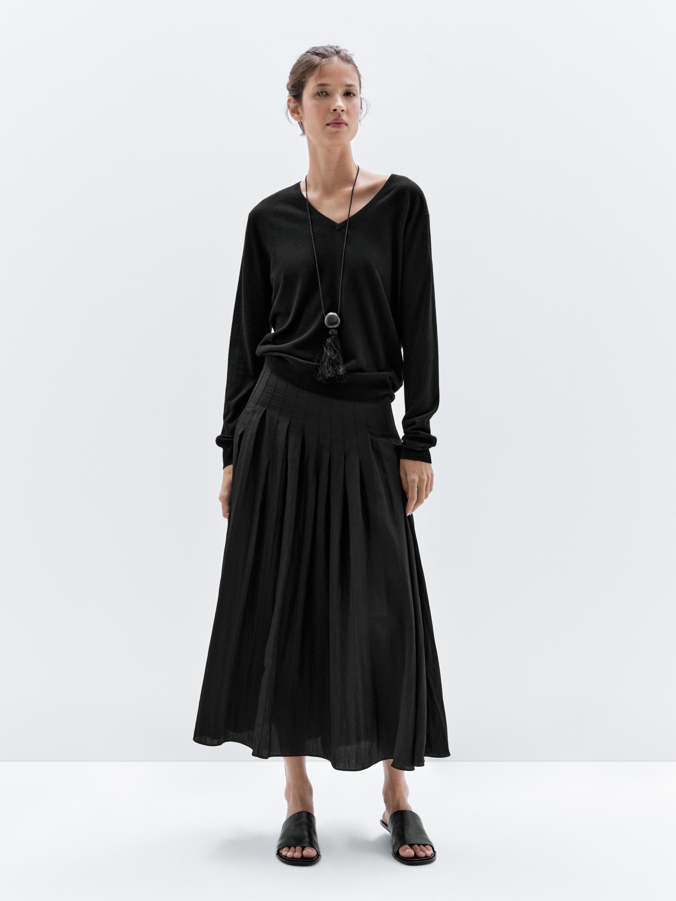 

Вязаный свитер из смесовой шерсти с V-образным вырезом Massimo Dutti, черный