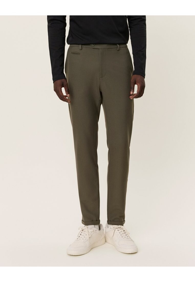 

Китайские штаны COMO PANTS SEASONAL Les Deux, темно-зеленый