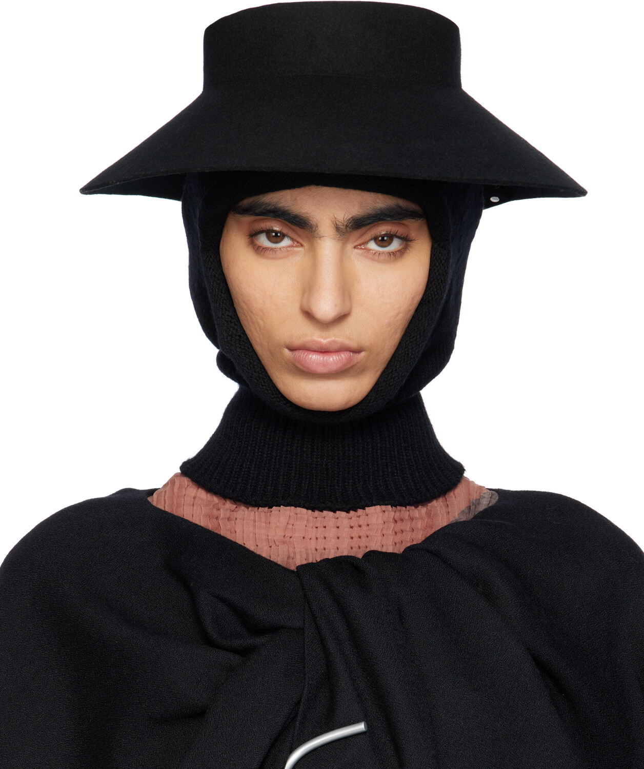

Лепестковая кепка ISSEY MIYAKE
