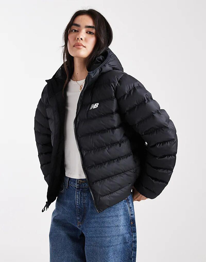 

Утепленная куртка New Balance Sport Essentials с капюшоном черного цвета