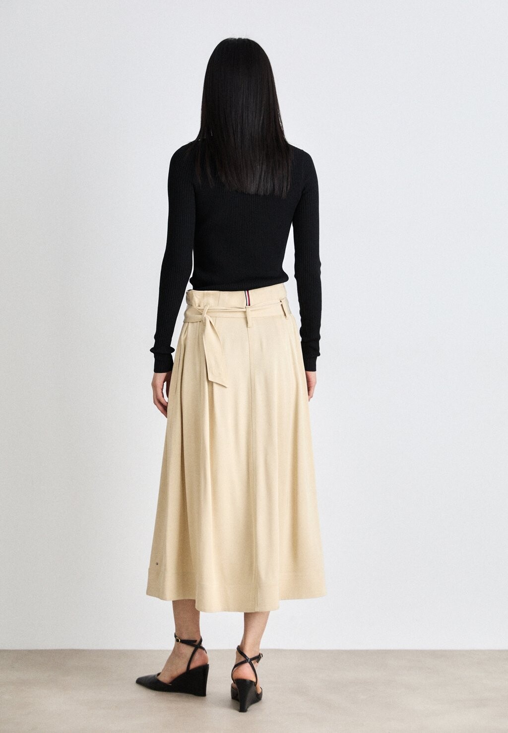 

Юбка А-силуэта FLUID UTILITY BELTED MIDI SKIRT Tommy Hilfiger, красный