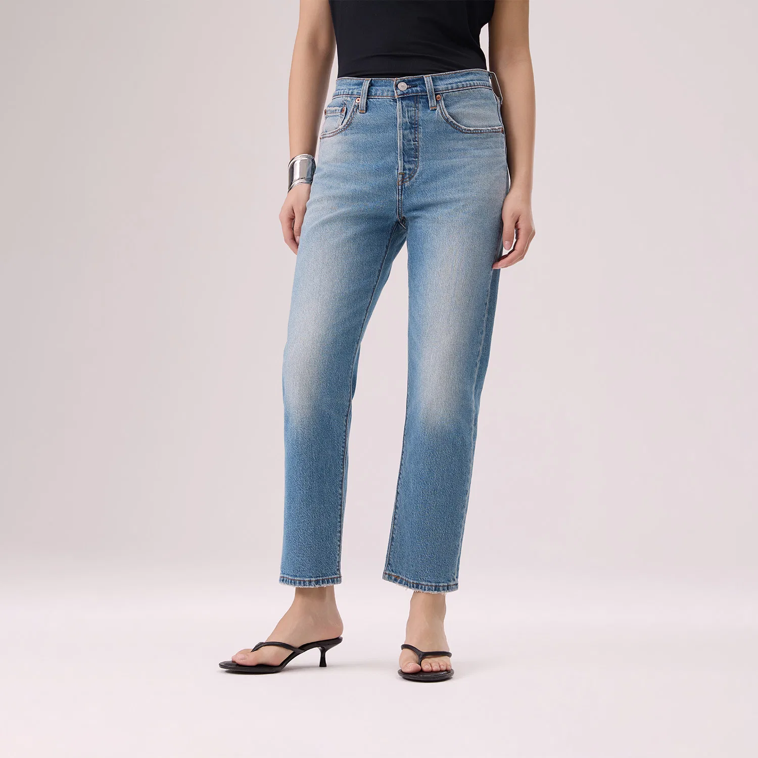 Джинсы женские medium blue moderate straight fit Levis — фото 4