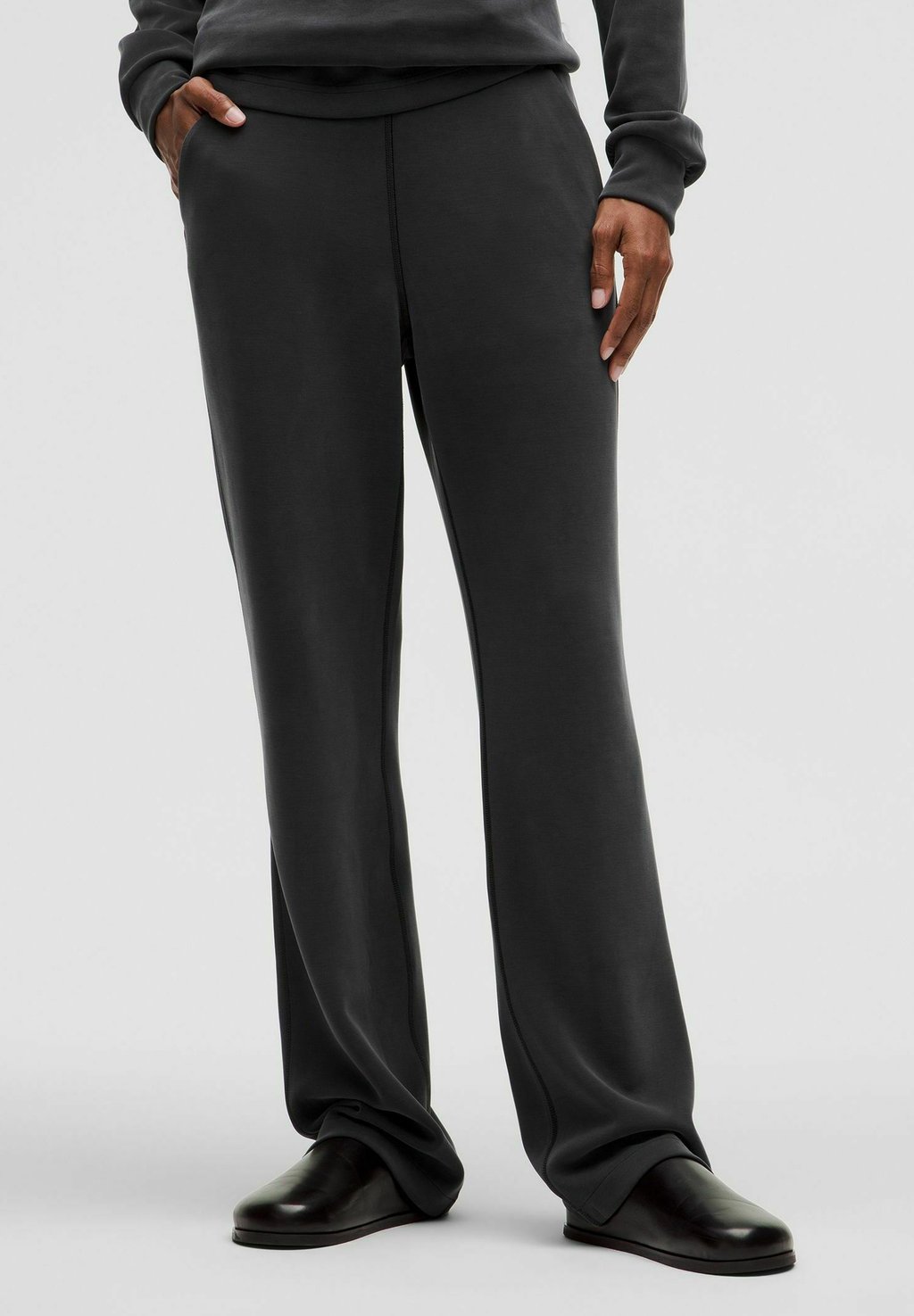 

Спортивные штаны Softstreme� High-Rise Straight Leg Regular lululemon, черный