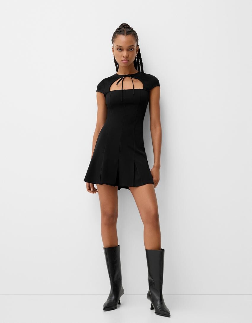 

Мини-Платье с коротким рукавом Bershka, черный