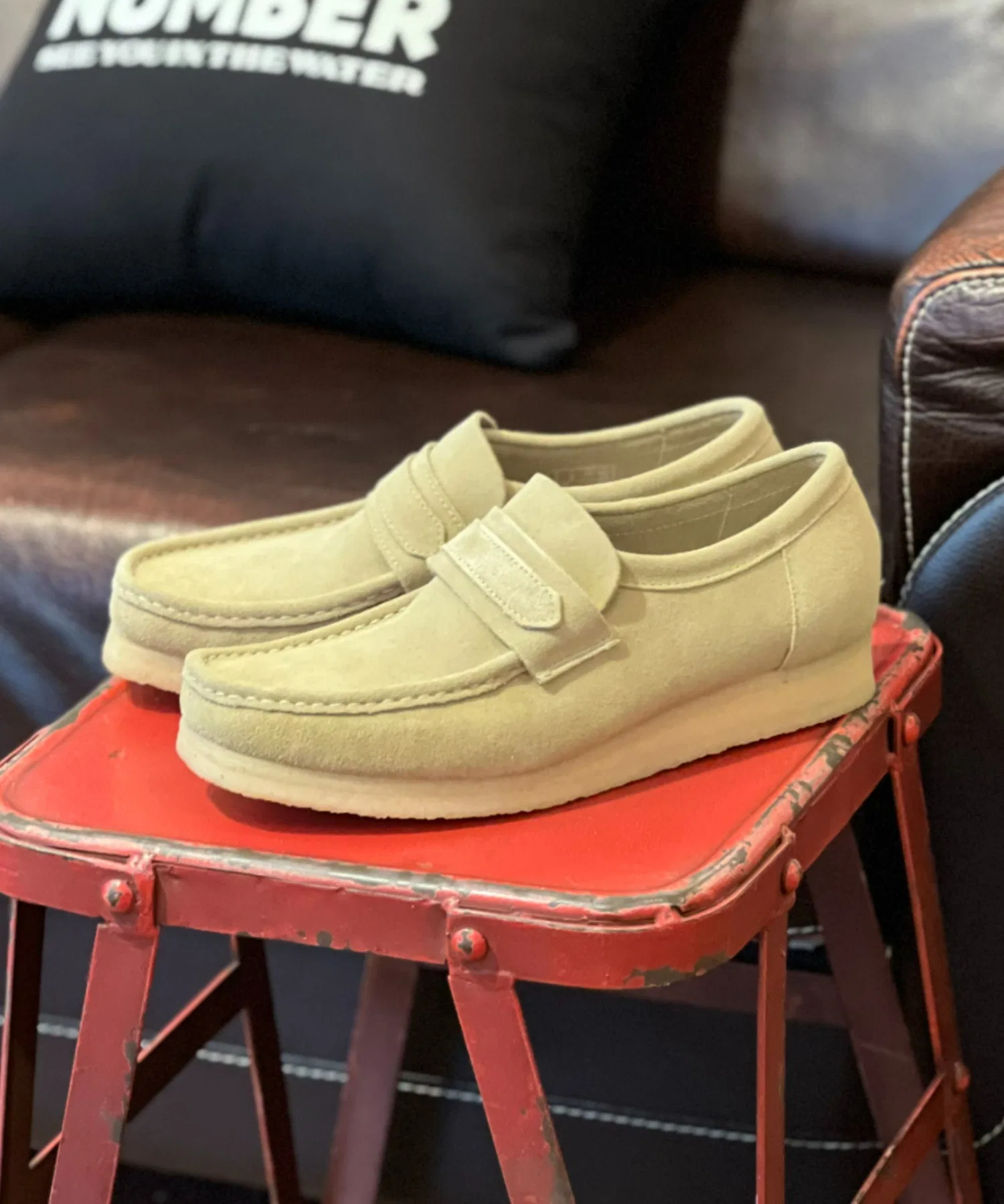 Мужские и женские лоферы Clarks Wallabee