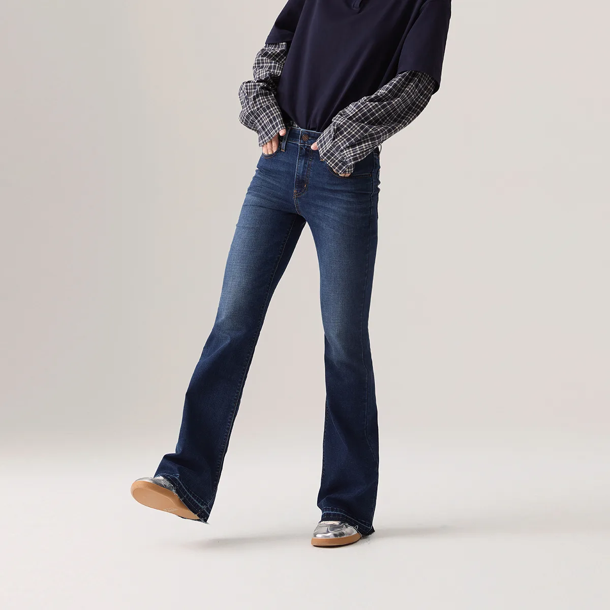 Levis Джинсы Women's Blue Moderate Flared — фото 4