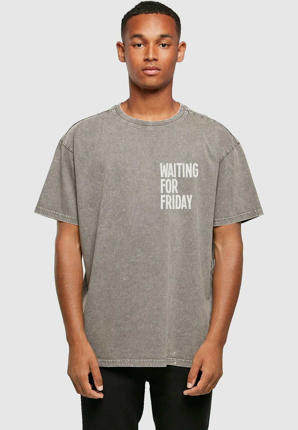 

Футболка с принтом WAITING FOR FRIDAY ACID WASHED HEAVY Mister Tee, серый