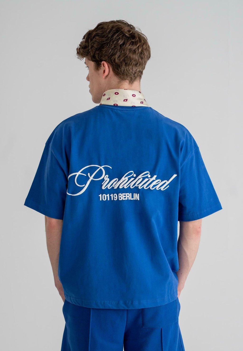

Футболка с принтом HOMETOWN TEE PROHIBITED, синий