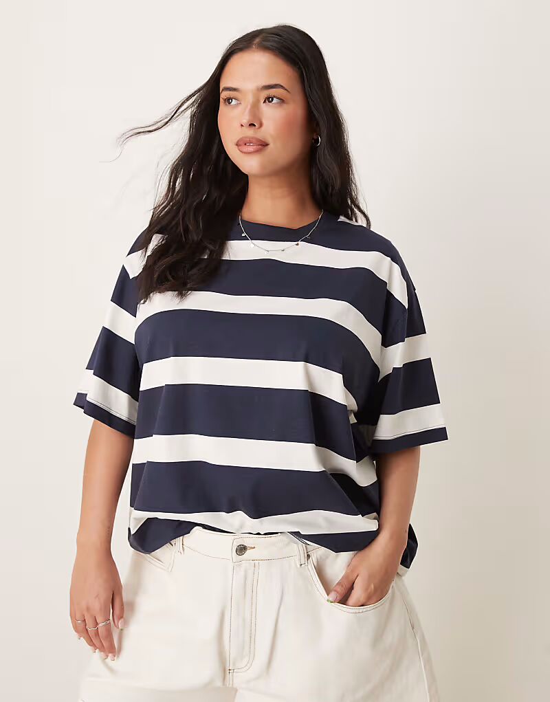 

Футболка свободного кроя ASOS DESIGN Curve в полоску темно-синего и белого цвета ASOS Curve