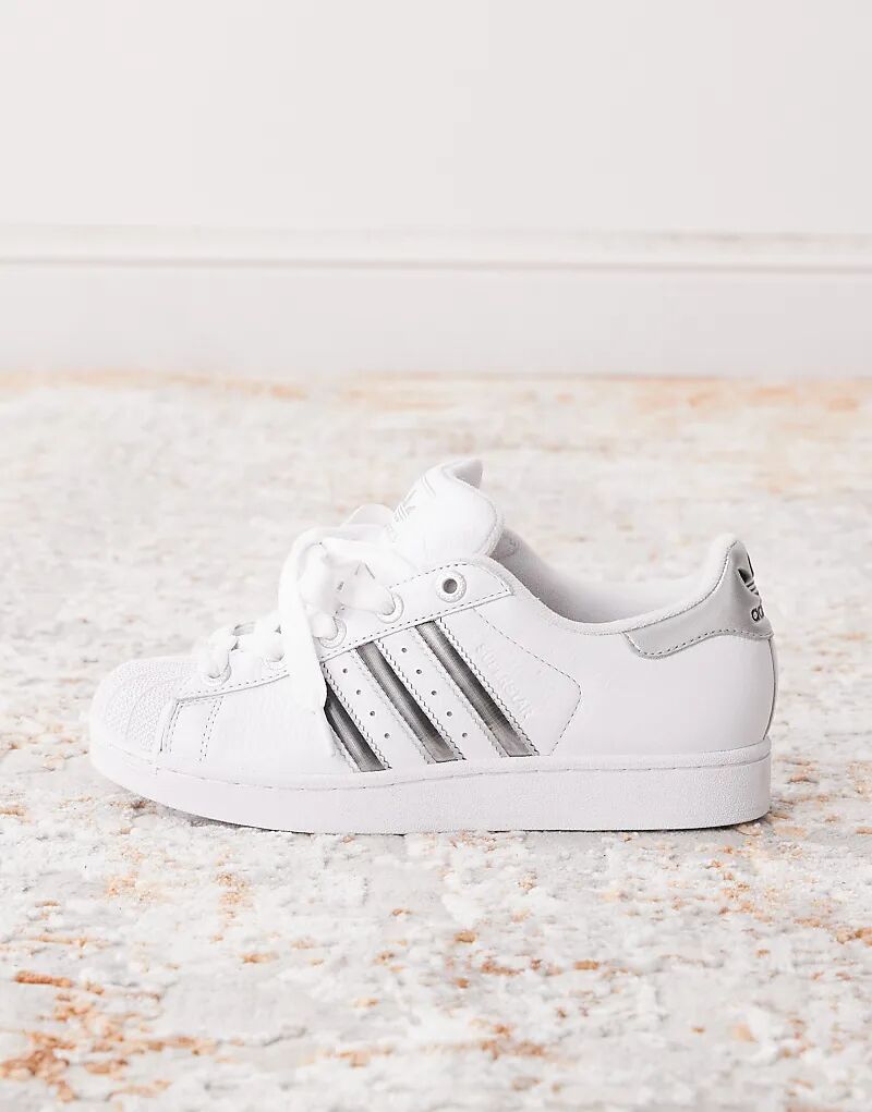 Кроссовки Adidas Originals Superstar II белого и металлического серебристого цветов — фото 2