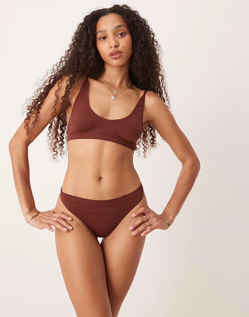 

Ребристые стринги ASOS DESIGN шоколадного цвета