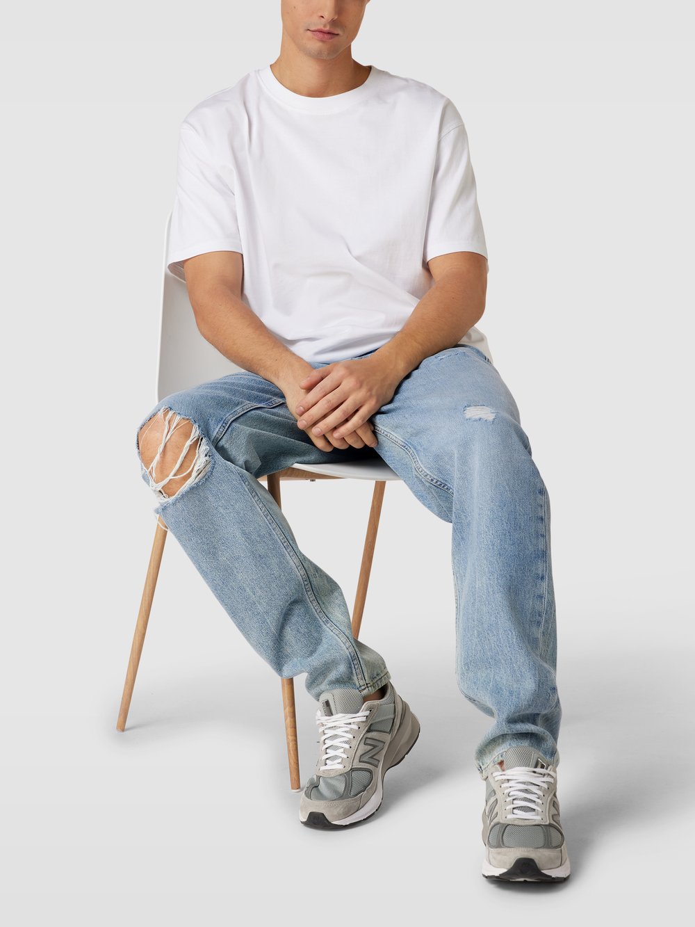 

Джинсы с эффектом потертости Calvin Klein Jeans