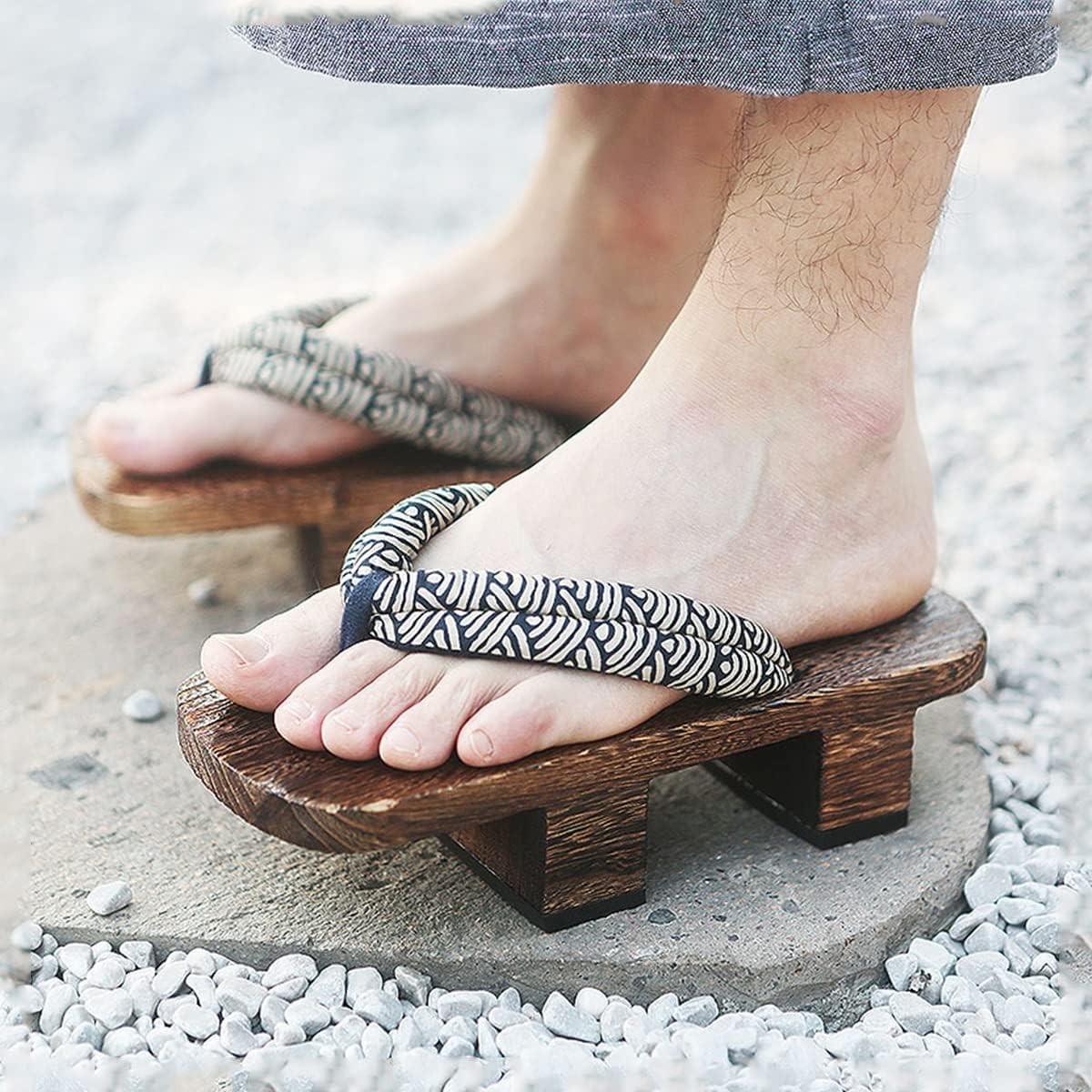 

Традиционные японские тапочки, деревянные сабо-сандалии гета, домашние и тапочки для женщин и мужчин, туфли на высоком каблуке Tucy, EUR46-47 B