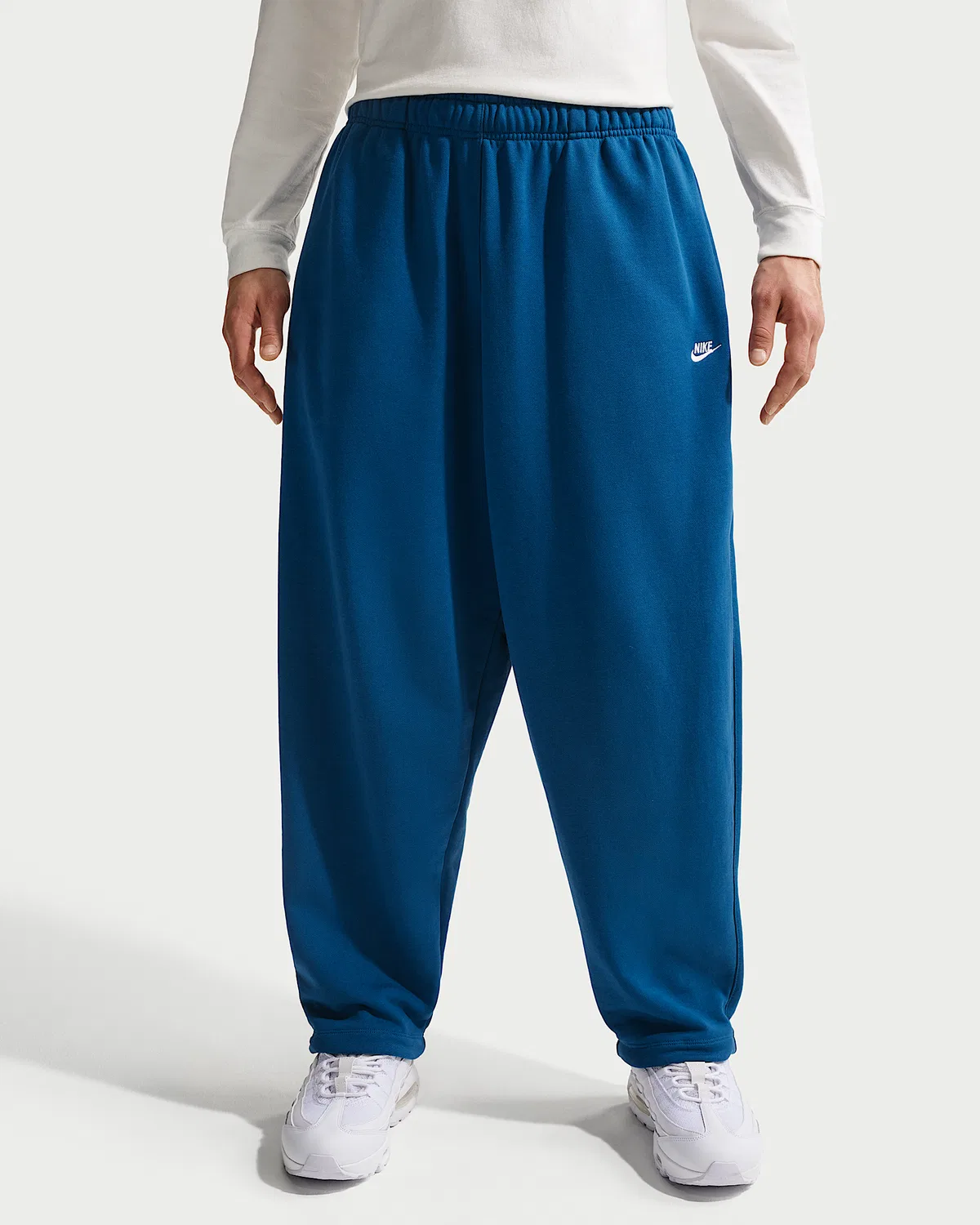 Мужские свободные штаны из французского футера Nike Sportswear Club, Court Blue/Court Blue/White — фото 2