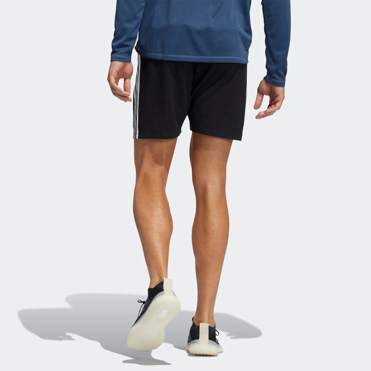 Adidas Спортивные шорты мужские AEROREADY черные — фото 4
