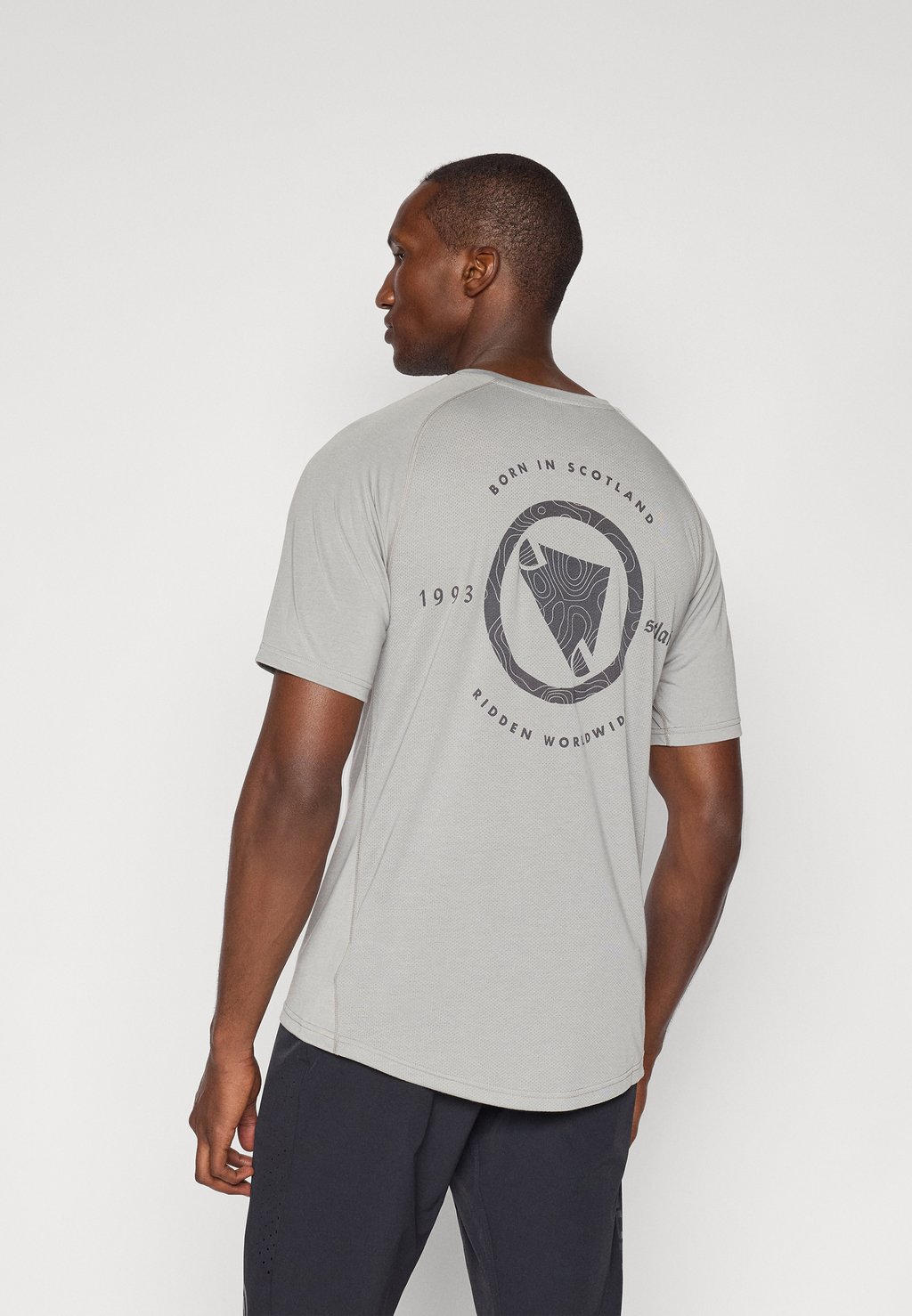 

Спортивная футболка LOOP TECH TEE Endura, серый